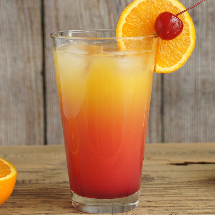 Amaretto Sunrise — drinks
