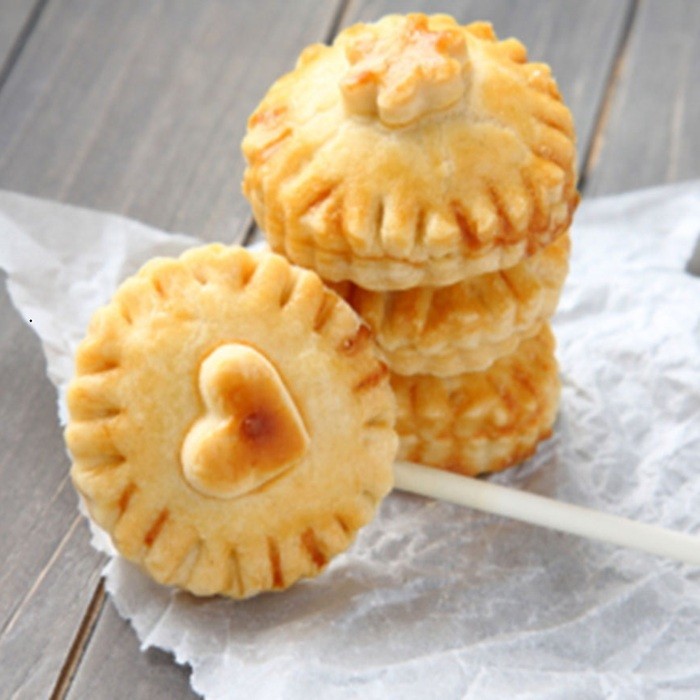 Apple pie pops — dessert