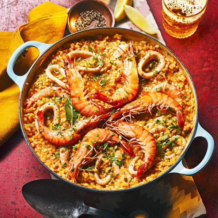 Arroz con gambas y calamar — a Spain dish