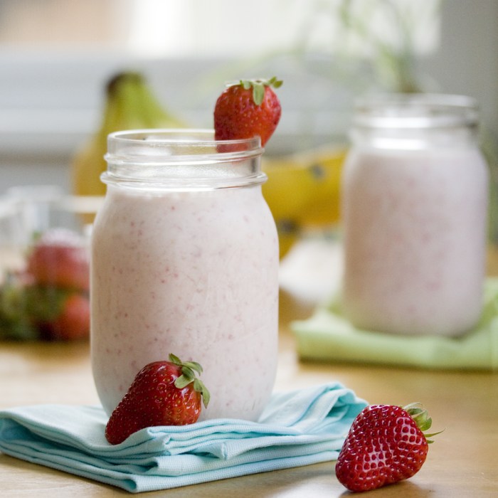 Banana Strawberry Shake Daiquiri — drinks