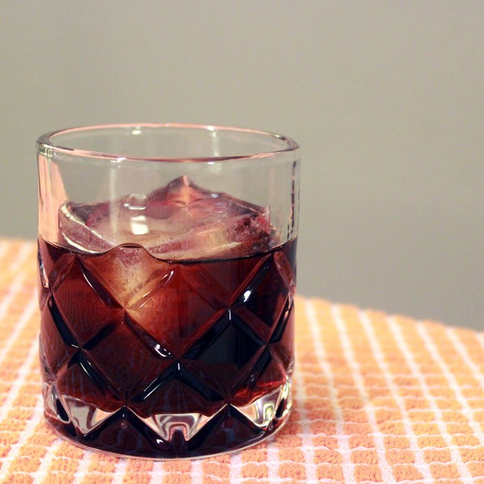 Black Russian — drinks
