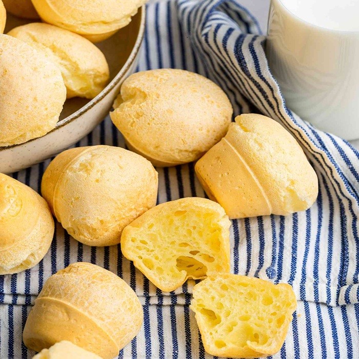 Brazilian cheese bread (pão de queijo) — side