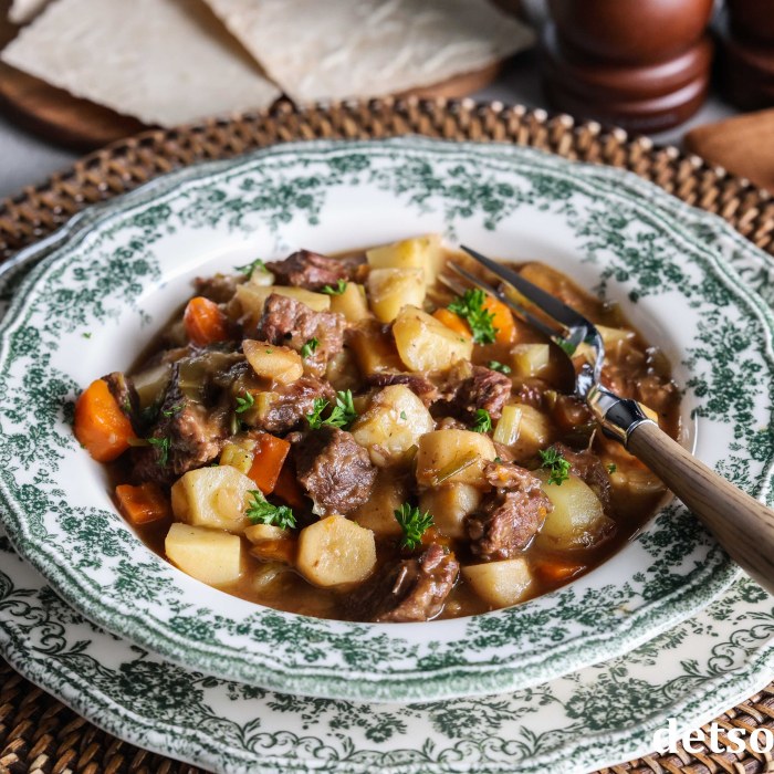 Brun Lapskaus (Norwegian Beef Vegetable Stew) — a Norway dish