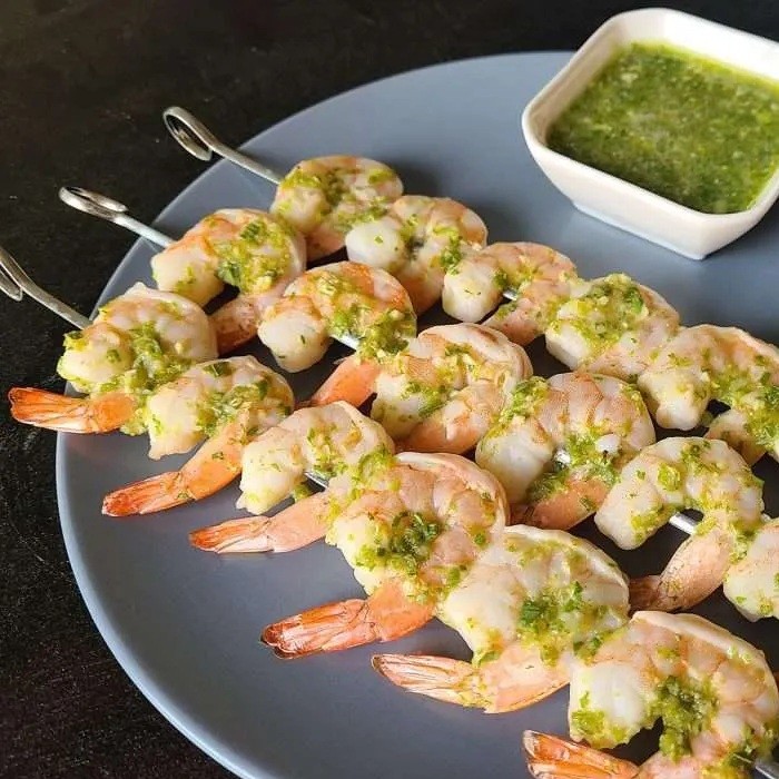 Camaro Grelhado Com Molho Cru (Grilled Prawns with Green Onion Sauce) — seafood