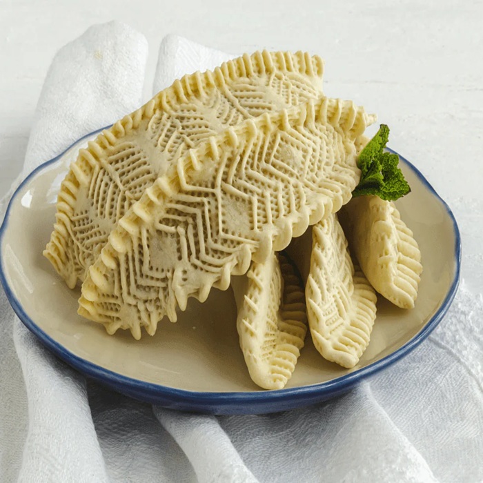 Cornes de Gazelle (Gazelle Horns) — a Algeria dish