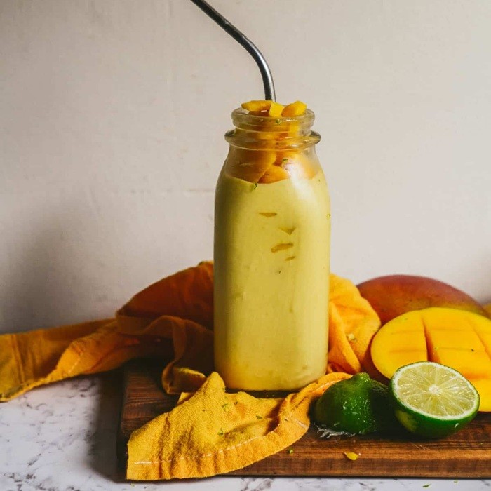 Creamy mango smoothie — dessert