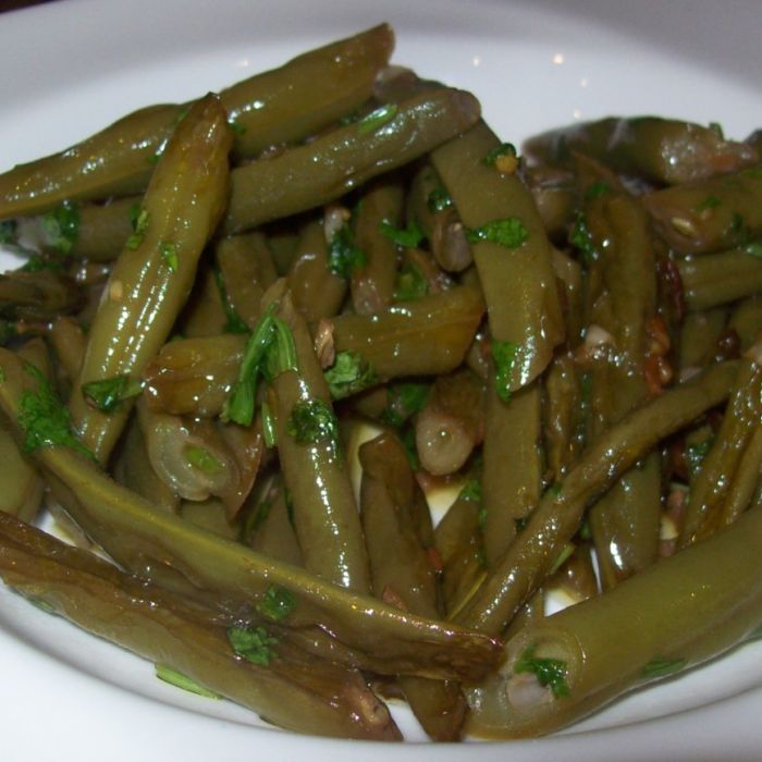 Fasoliyyeh Bi Z-Zayt (Syrian Green Beans with Olive Oil) — a Syria dish