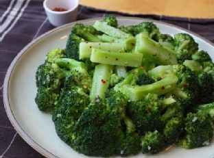 Garlic Lemon Chili Broccoli — a United States dish