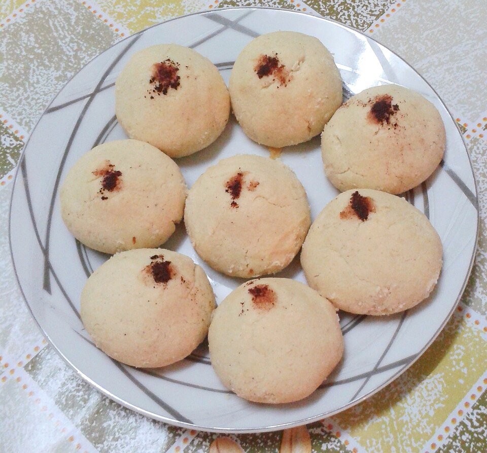 Ghraiba bil Loz (Libyan Almond Ghraiba) — world recipes