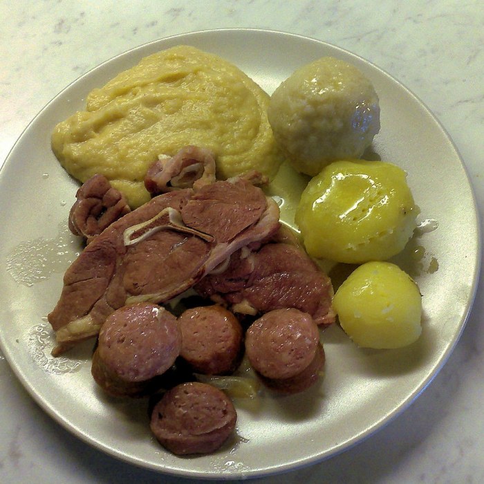 Raspeballer (Norwegian Potato Dumplings) — a Norway dish