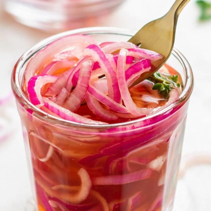 Red onion pickle — a Norway dish