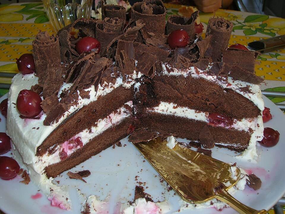 Schwarzwälder Kirschtorte (Black Forest Cake) — world recipes