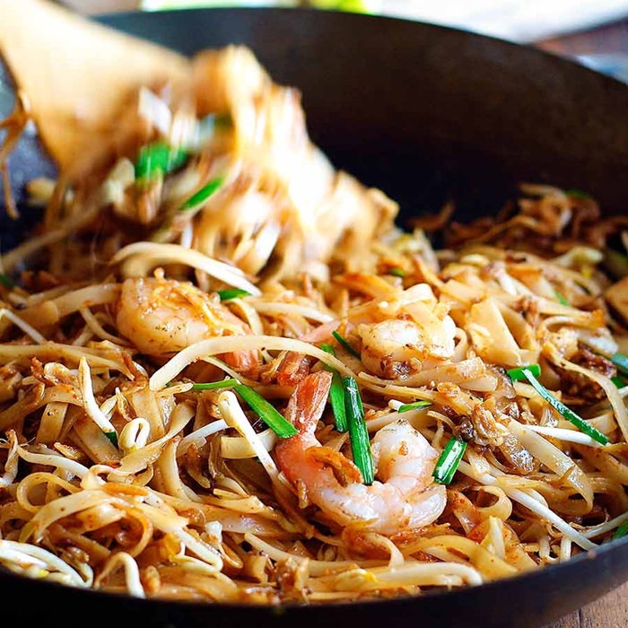 Spicy Thai prawn noodles — a Thailand dish