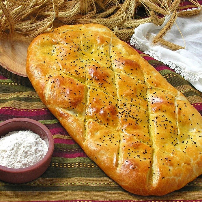 Tendir Choreyi (Tandoori Bread) — side