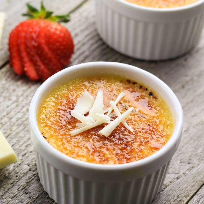 White chocolate creme brulee — a France dish
